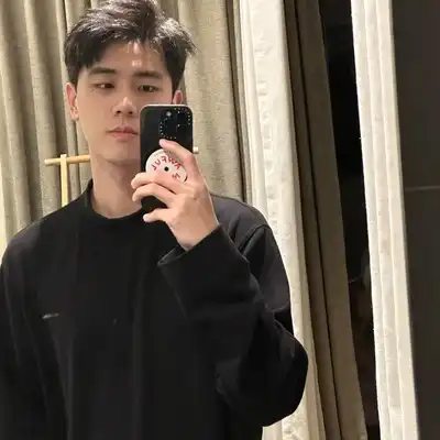 何一佑